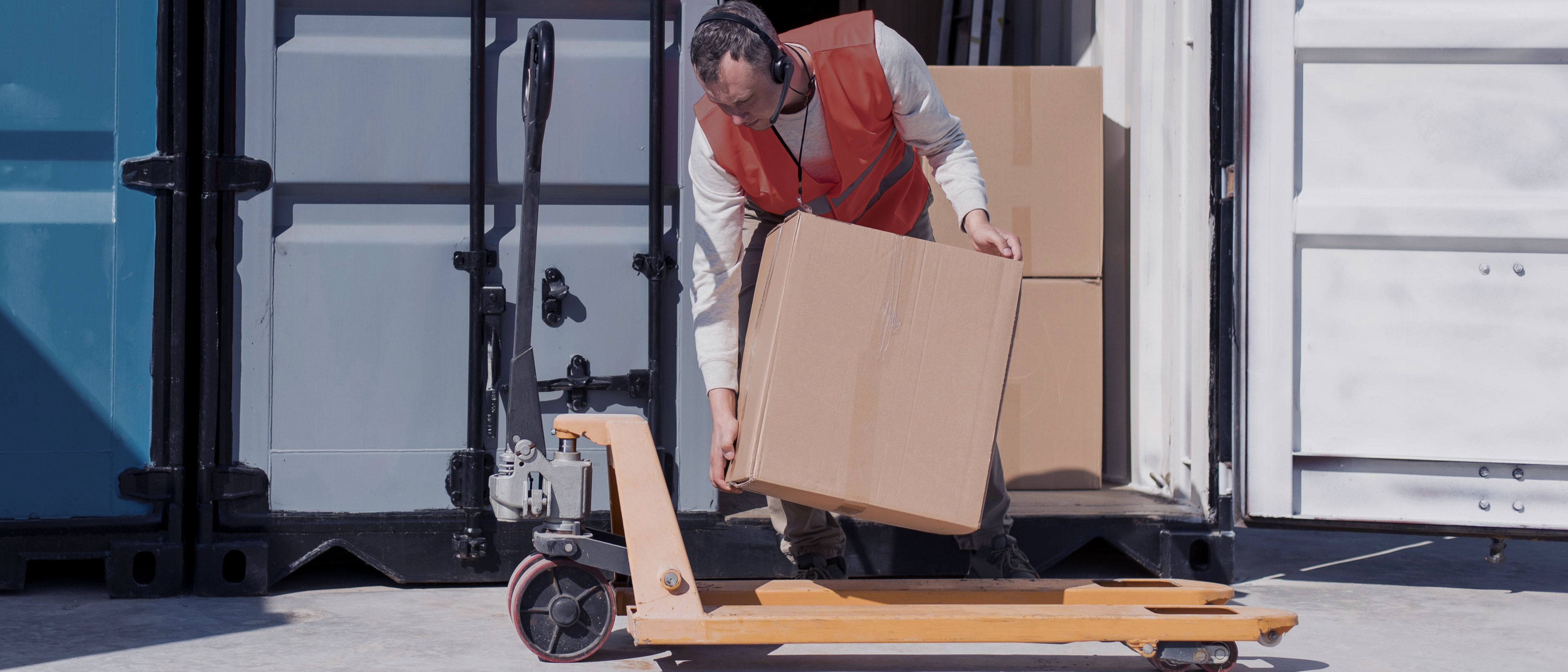 Come i carrelli saliscale 4.0 hanno rivoluzionando la nostra logistica degli elettrodomestici
